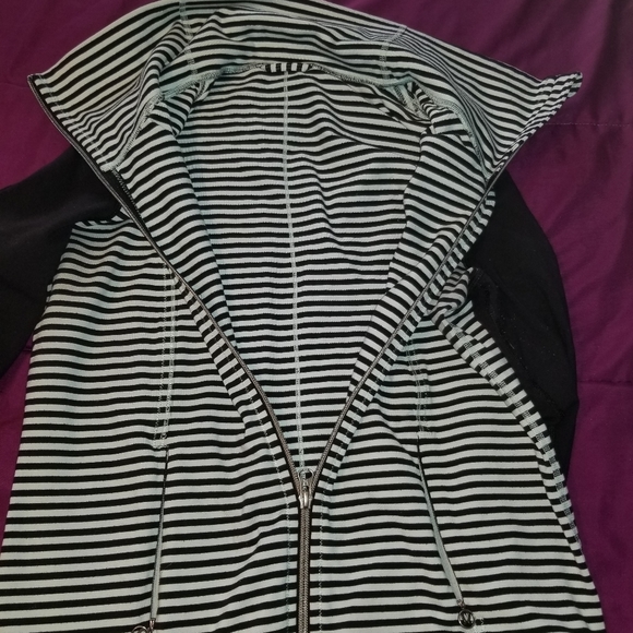 Lululemon long sleeve turtleneck sweater - Picture 10 of 14